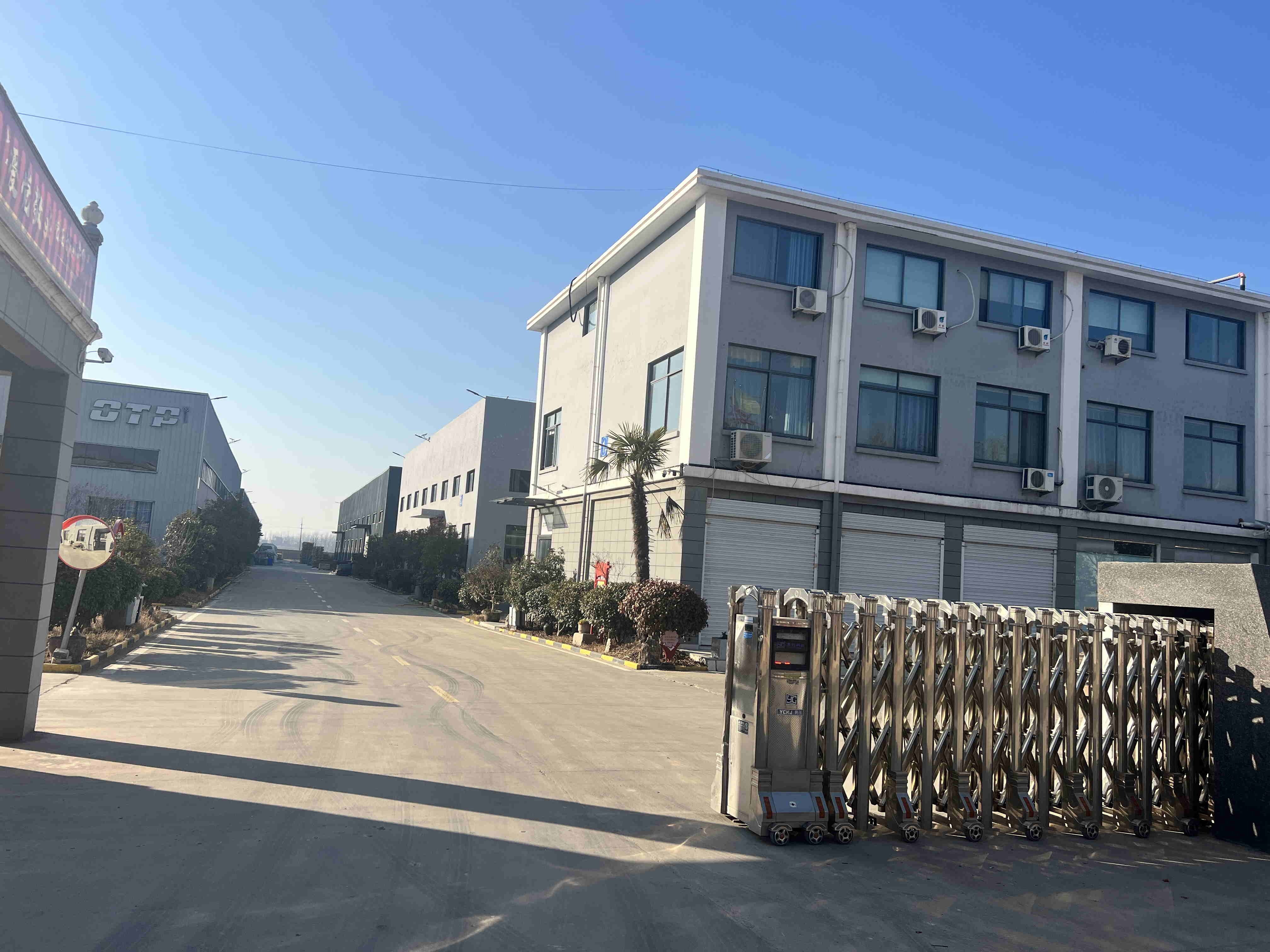 滁州凤宁产业园内的厂房 可整租 可分租  价格面议  高速口